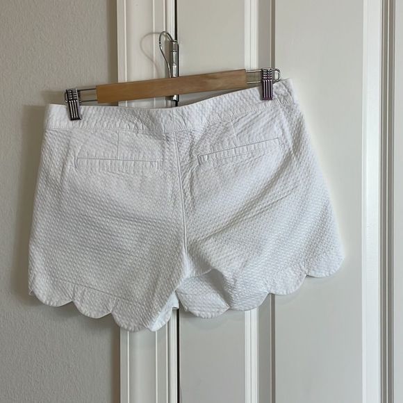 NWOT Lilly Pulitzer Buttercup Short - Picture 3 of 3